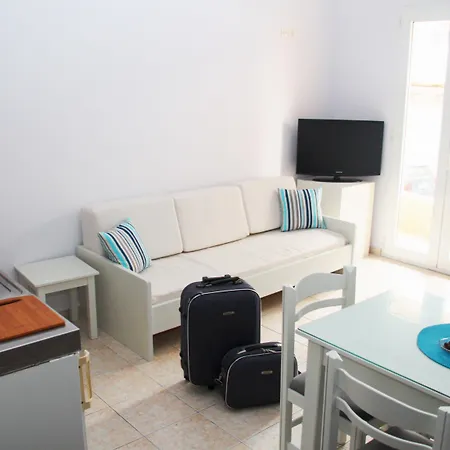 Ξενοδοχείο με διαμερίσματα Elychryson