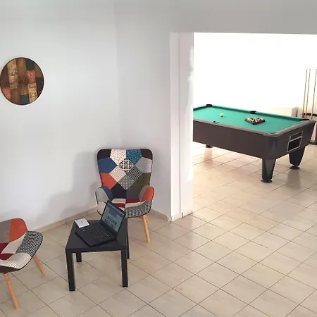 Ξενοδοχείο με διαμερίσματα Elychryson